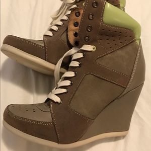 Call it Spring shoes size 7.5
